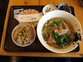 沖縄そば | 沖縄県のご当地B級グルメ