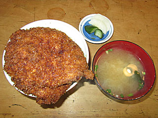 秩父わらじカツ丼 | 埼玉県（秩父）のご当地B級グルメ