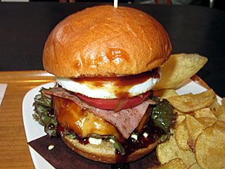 広島バーガー | 広島県（広島）のご当地B級グルメ