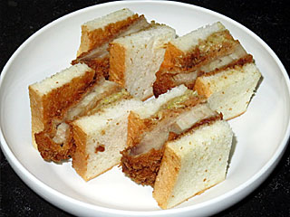 じんカツ | 東京都（神宮外苑）のご当地B級グルメ