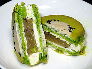 東京ゴールドマカロンサンド | 東京都（三鷹）のご当地B級グルメ