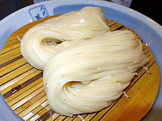 稲庭うどん | 秋田県（稲庭）のご当地B級グルメ