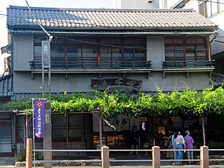 船橋屋（ふなばしや）亀戸天神前本店 | 亀戸天神くず餅 | 東京都（亀戸）のご当地B級グルメ